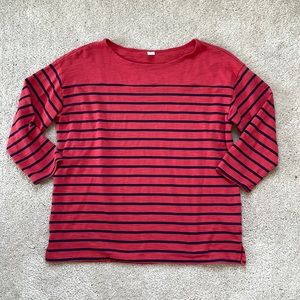 Old Navy 3/4” Sleeve Top - like new condition
